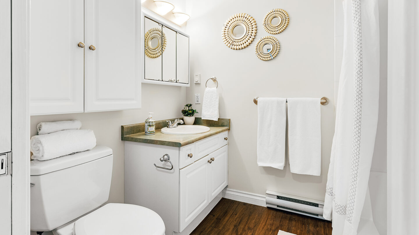 Victoria BC Retirement Home Independent Living Highgate Lodge